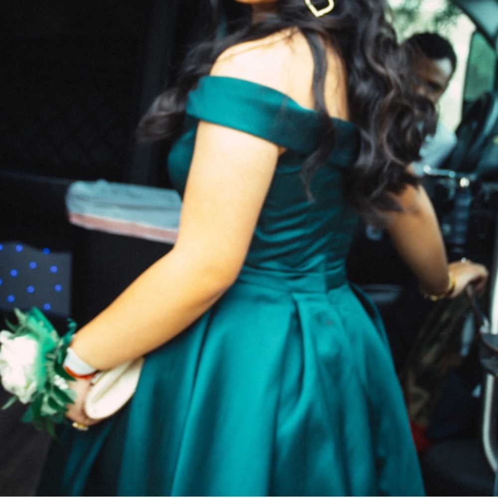 PROM DRESS - Picture 6 of 8